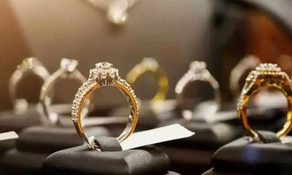 پیش‌بینی قیمت طلا و سکه برای چهارشنبه ۲۳ مرداد ۱۴۰۴ منتشر شد