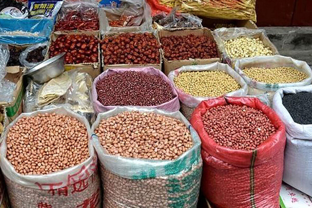 آخرین نرخ حبوبات در بازار؛ لوبیا چیتی ۳۵۰ هزار تومان حبوبات