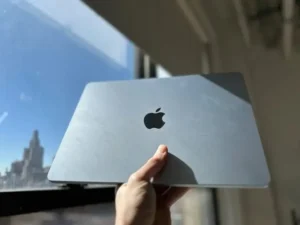 macbook-air-m4-blue-color-2-10-620x465