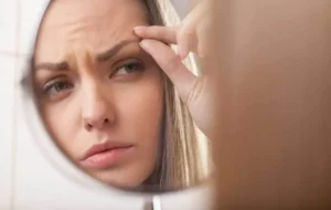 کمبود-کدام-ویتامین-باعث-ریزش-ابرو-می-شود؟-1024x649