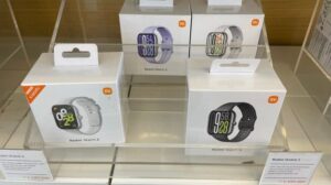 xiaomi-smartwatches-for-sale-in-a-store-1-620x348