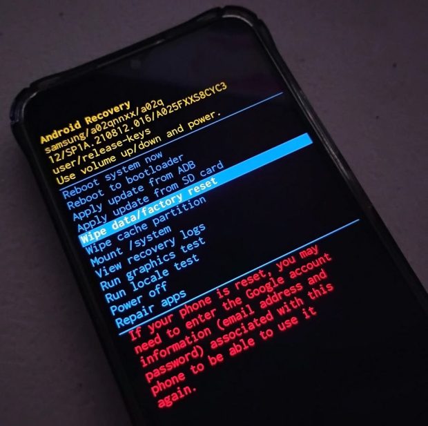 android-Wipe-datafactory-reset-620x617